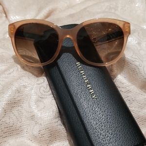 Burberry sunglasses Peach/nude B4187